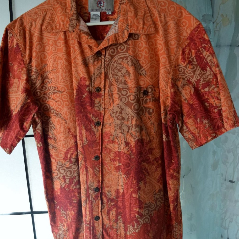 man's short sleeve shirt